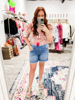 Load image into Gallery viewer, Frayed Hem Shorts
