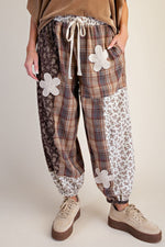 Load image into Gallery viewer, Mocha Plaid Pants
