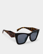 Load image into Gallery viewer, Porto Sunglasses
